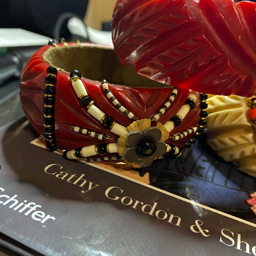 Miriam Haskell Carved Beaded Resin Bangle Lot of 4 - Picture 12 of 15